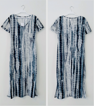 Load image into Gallery viewer, Skies Tee Dress