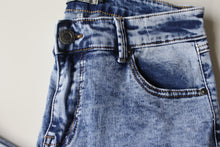 Load image into Gallery viewer, Winter Washed Jeans