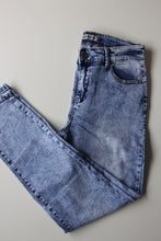 Load image into Gallery viewer, Winter Washed Jeans