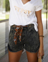 Load image into Gallery viewer, Bella denim Shorts