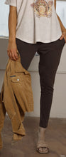 Load image into Gallery viewer, Quill jogger pants